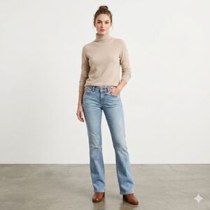 Levi's Bold Curve Light Wash Jeans Size 7 Flare Bootcut  99% Cotton